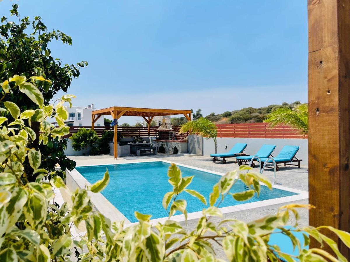 Dorieus Villa Lakhania Luaran gambar