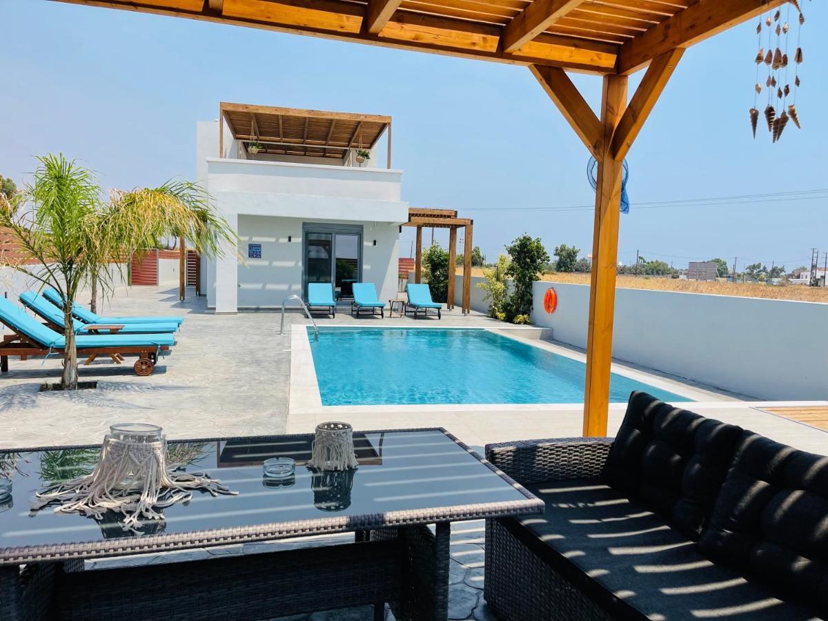 Dorieus Villa Lakhania Luaran gambar