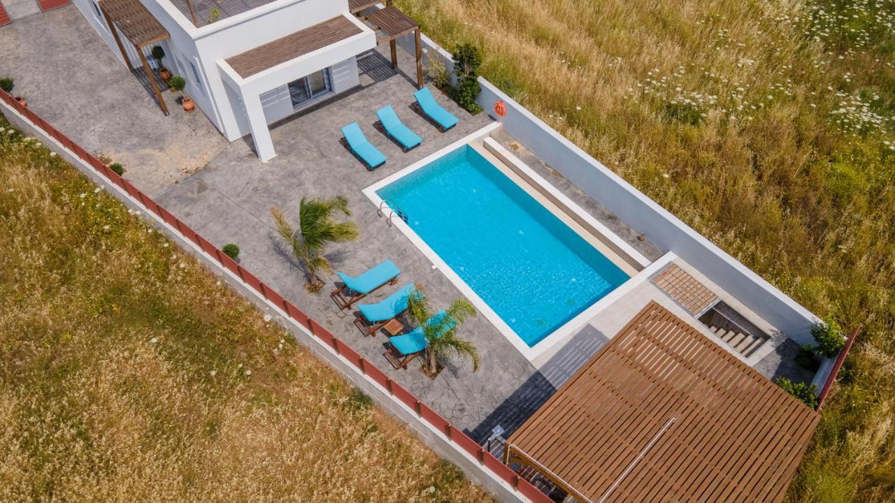 Dorieus Villa Lakhania Luaran gambar