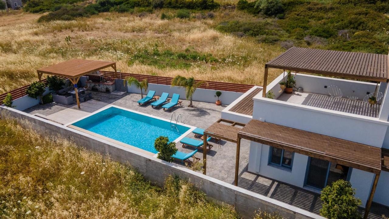 Dorieus Villa Lakhania Luaran gambar