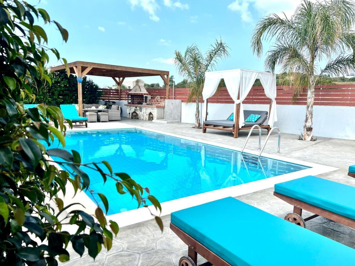Dorieus Villa Lakhania Luaran gambar